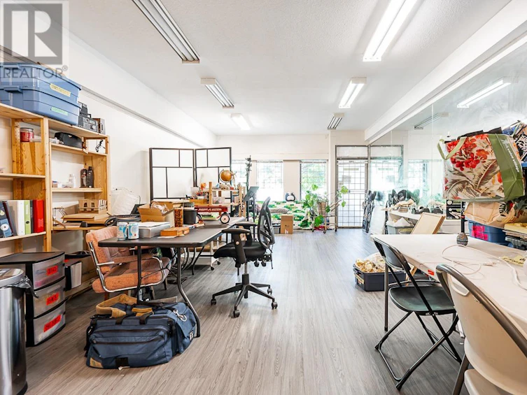 3725 Renfrew Street, Vancouver, BC, V5M 3L7 - 29