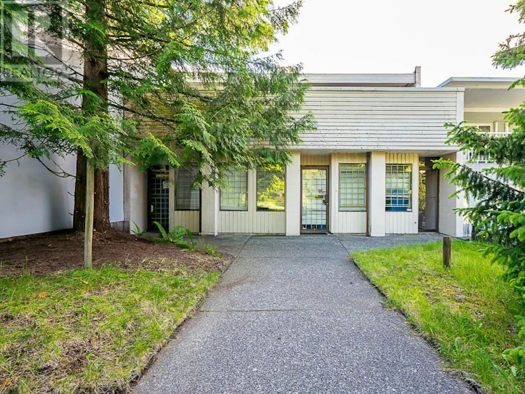 3725 Renfrew Street, Vancouver, BC, V5M 3L7