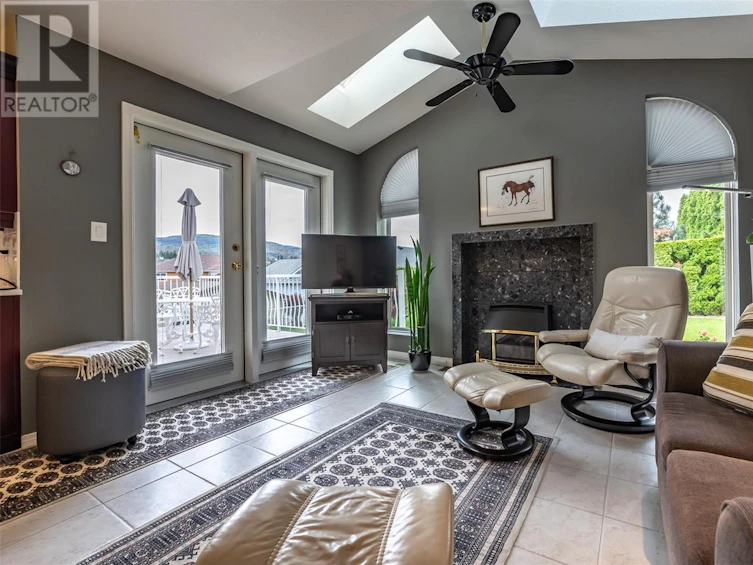 463 Eastside Avenue, Oliver, BC, V0H 1T4 - 9