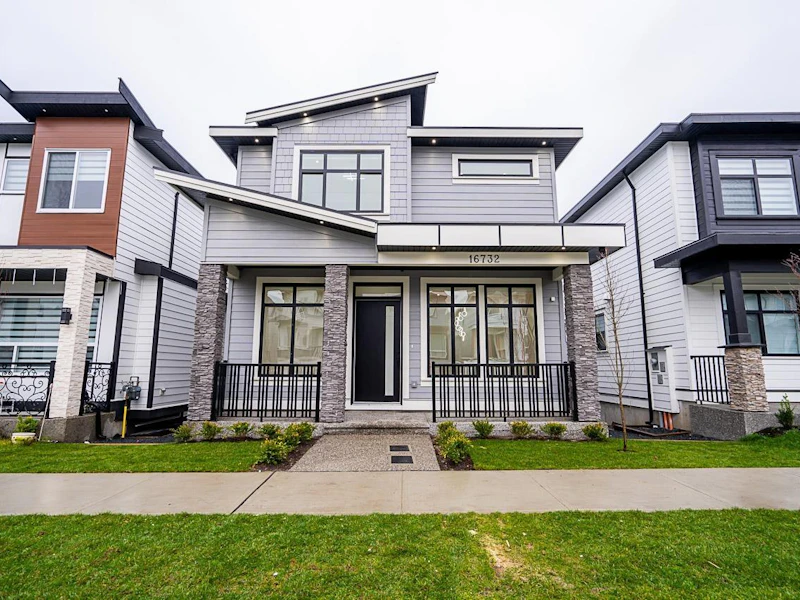 16732 15a Avenue, Surrey BC