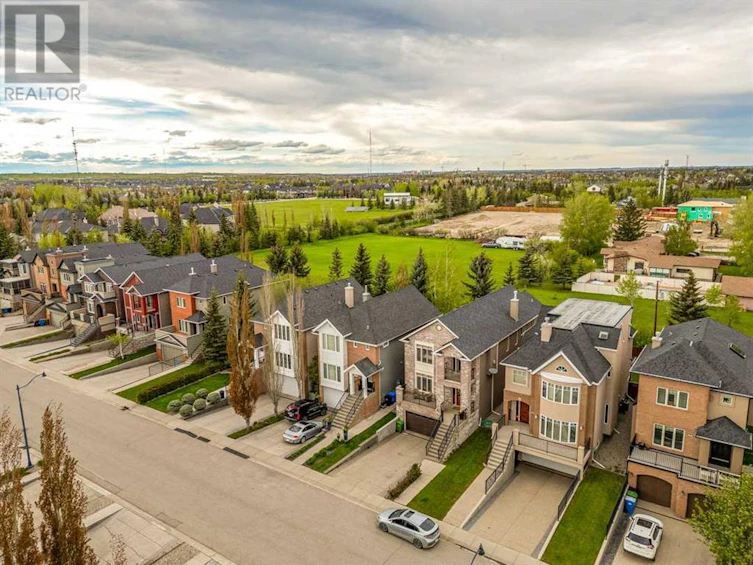 28 Aspen Meadows Green Southwest, Calgary, AB, T3H 5J9