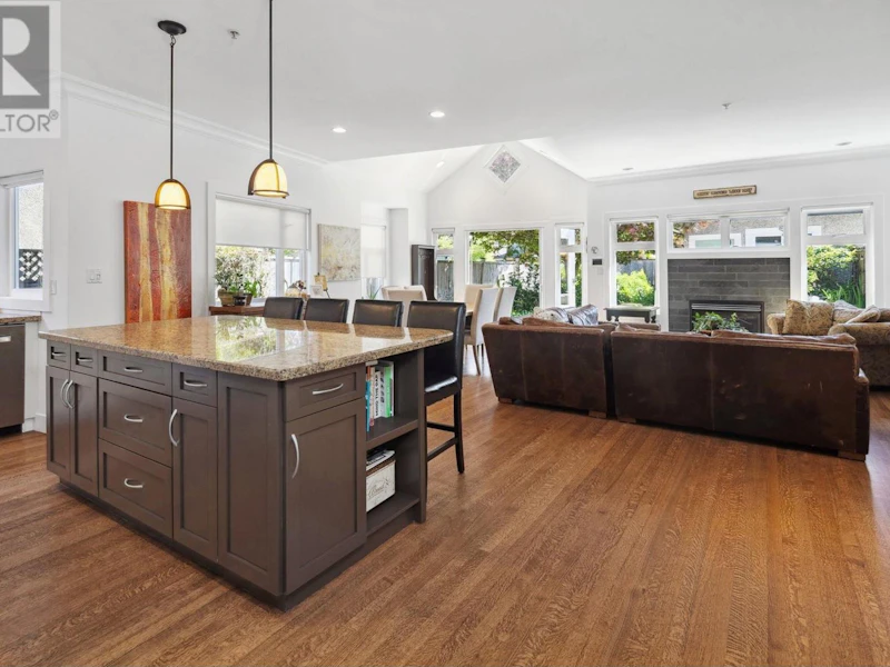 2736 W 16th Avenue, Vancouver BC V6K 3C4
