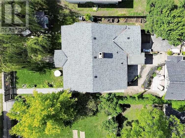 870 Leon Avenue, Kelowna, BC, V1Y 6J8