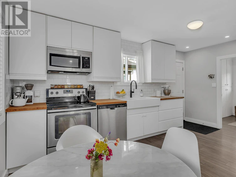 732 Coronation Avenue, Kelowna, BC, V1Y 7A3 - 20
