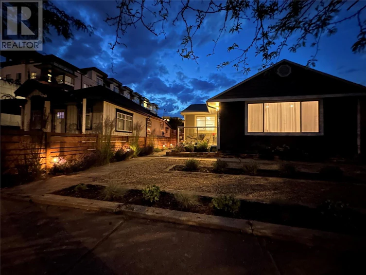 732 Coronation Avenue, Kelowna, BC, V1Y 7A3 - 38