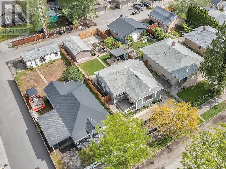732 Coronation Avenue, Kelowna, BC, V1Y 7A3 - 3