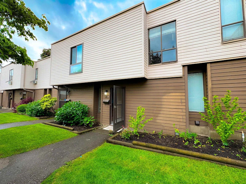 28 - 9400 128th Street, Surrey BC V3V 5N4