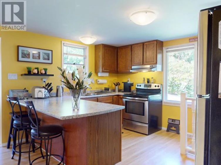 5727 Marlatt Avenue, Powell River, BC, V8A 4E8 - 3