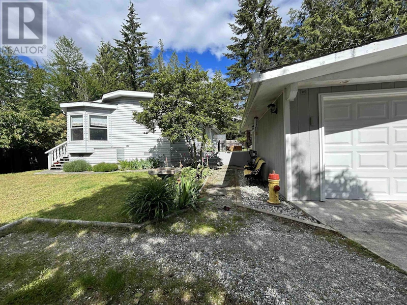 6146 S Gale Avenue, Sechelt BC