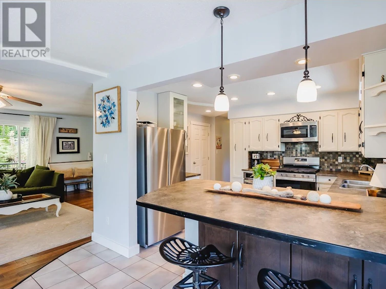 10950 284 Street, Maple Ridge, BC, V2W 1L7 - 4