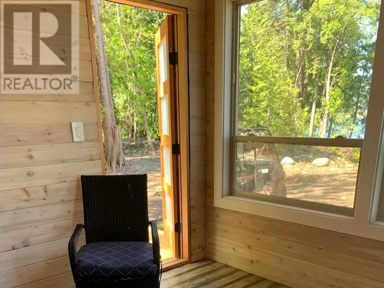 18 Trail Island, Sechelt, BC - 16