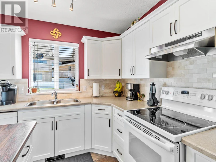 815-15 Hudsons Bay Trail, Kamloops, BC, V2C 6S6 - 15