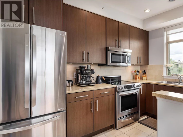 306-457 West Avenue, Kelowna, BC, V1Y 4Z3 - 11