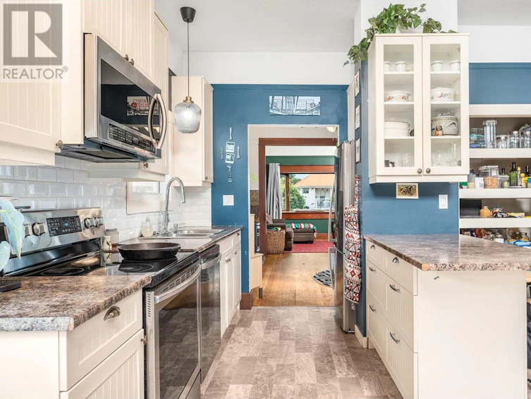 2501 35 Avenue, Vernon, BC, V1T 2S6 - 4