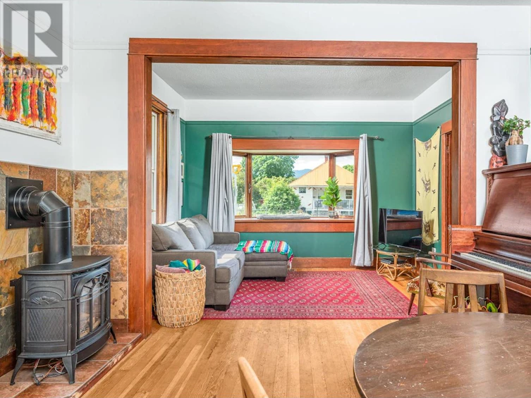 2501 35 Avenue, Vernon, BC, V1T 2S6 - 8