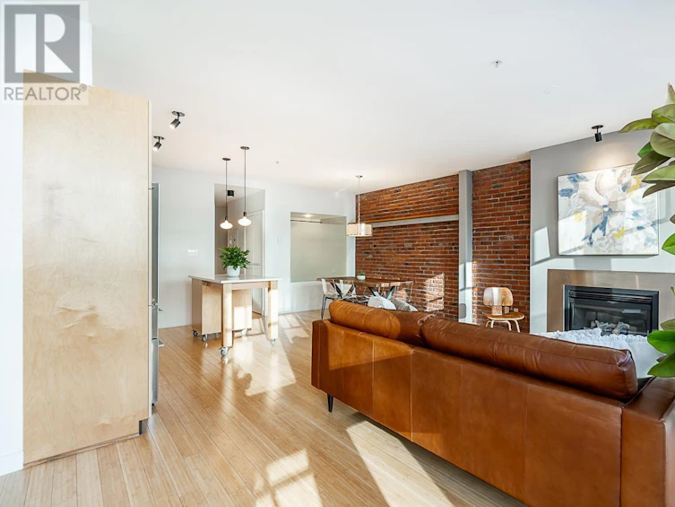 401-1072 Hamilton Street, Vancouver, BC, V6B 2R9 - 4