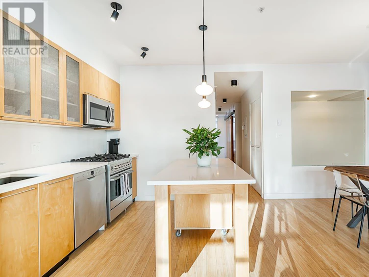 401-1072 Hamilton Street, Vancouver, BC, V6B 2R9 - 5
