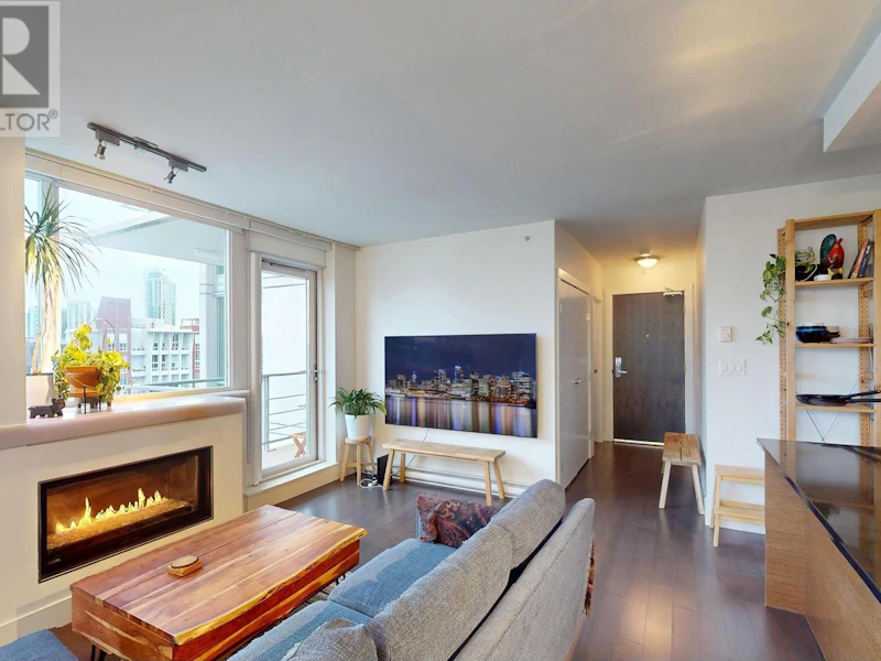 2201 - 565 Smithe Street, Vancouver BC V6B 0E4