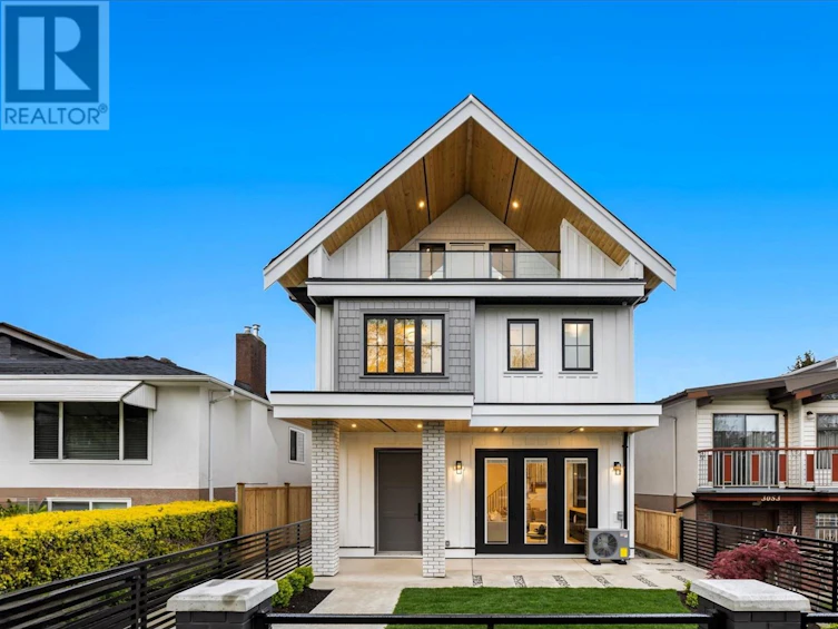 1-3041 Graveley Street, Vancouver, BC, V5K 3K5