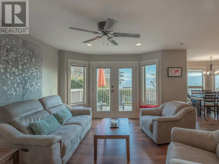 2341 Thacker Drive, West Kelowna, BC, V1Z 1V6 - 2