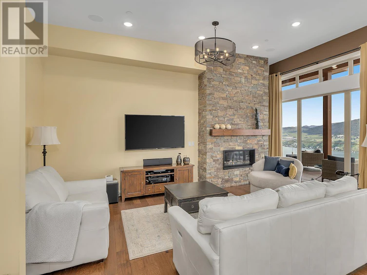 8956 Tavistock Road, Vernon, BC - 9