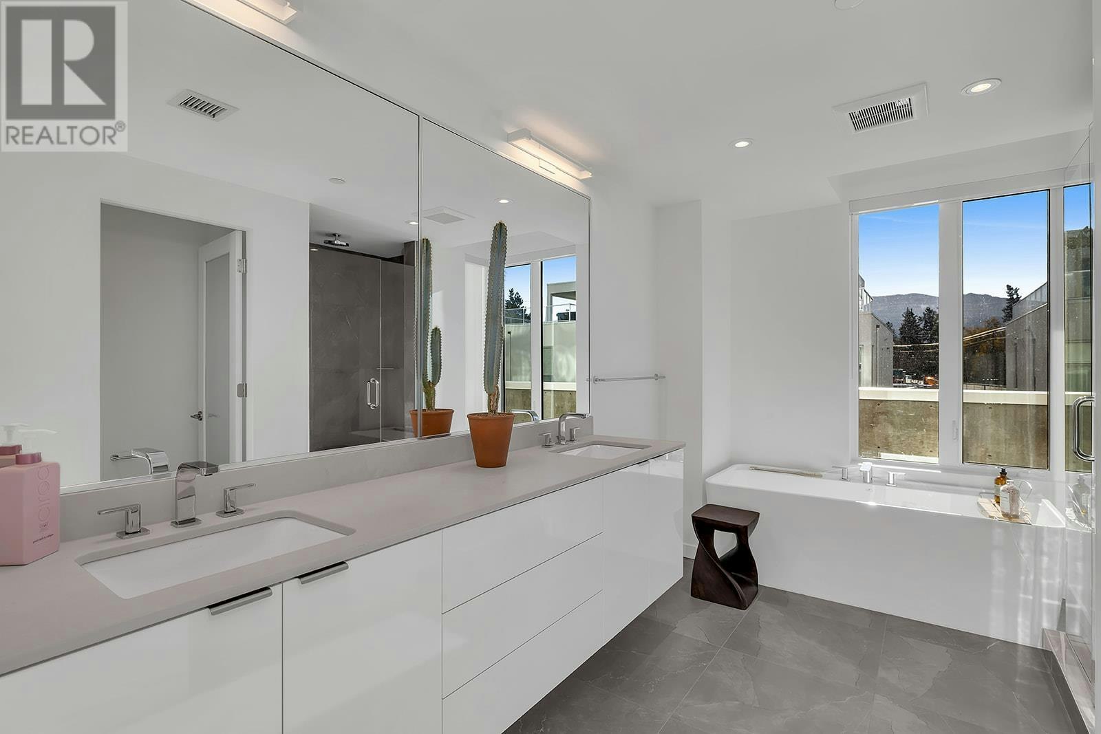 102-4071 Lakeshore Road, Kelowna, BC, V1W 1V7 - 40