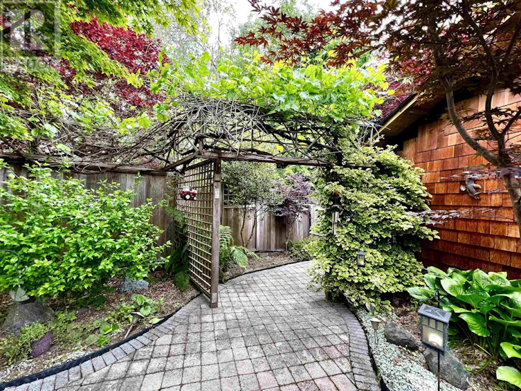 283 Cochrane Road, Gibsons, BC, V0N 1V8 - 19