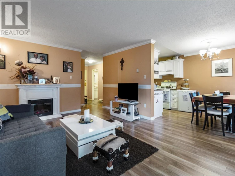 105-813 East Broadway, Vancouver, BC, V5T 1Y2 - 4