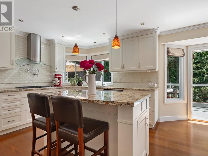 5321 Westhaven Wynd, West Vancouver BC V7W 3E8