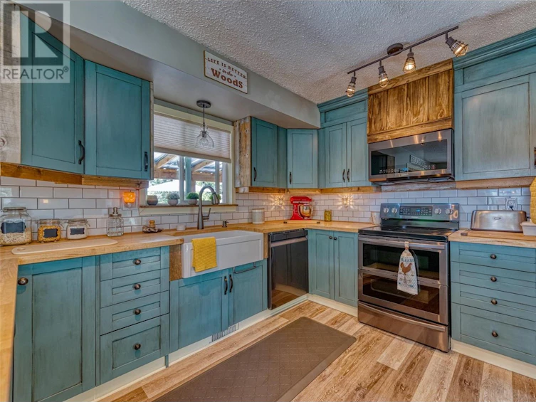 4446 Cedar Hill Road, Falkland, BC, V0E 1W1 - 17