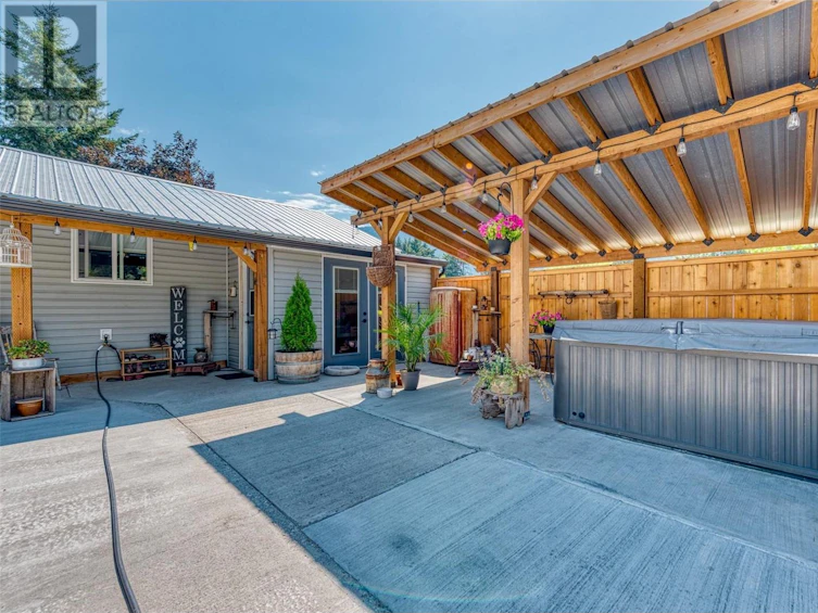 4446 Cedar Hill Road, Falkland, BC, V0E 1W1 - 7
