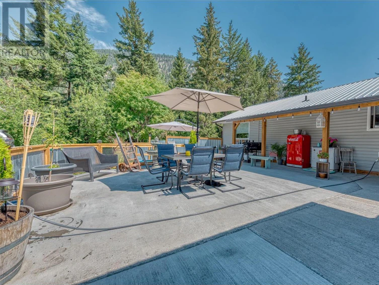 4446 Cedar Hill Road, Falkland, BC, V0E 1W1 - 9