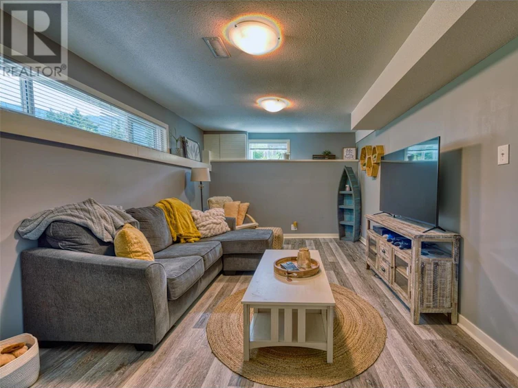 4446 Cedar Hill Road, Falkland, BC, V0E 1W1 - 39