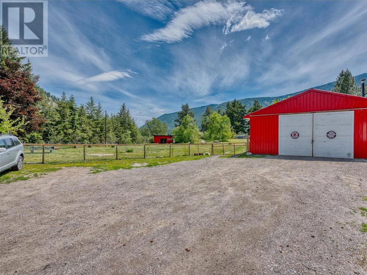 4446 Cedar Hill Road, Falkland, BC, V0E 1W1 - 55