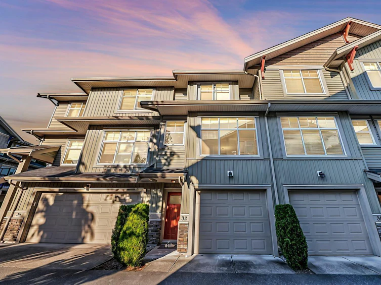 32-20966 77a, Langley, BC, V2Y 0K9