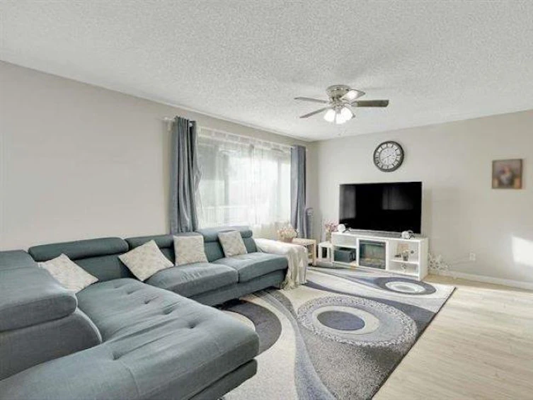 613-13923 72, Surrey, BC, V3W 2P6