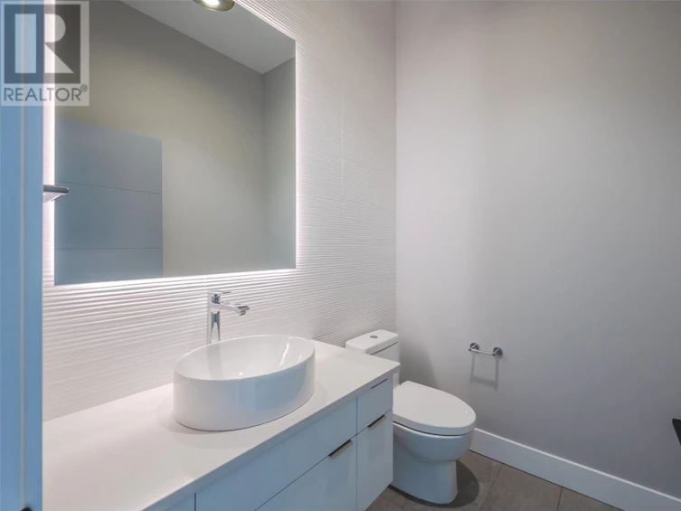 1112 Syer Road, Penticton, BC, V2A 9G4 - 49