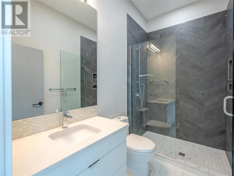 1112 Syer Road, Penticton, BC, V2A 9G4 - 57