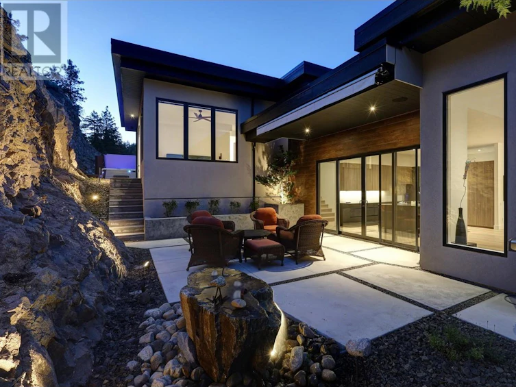730 Pinehaven Court, Kelowna, BC, V1V 2Y3 - 2