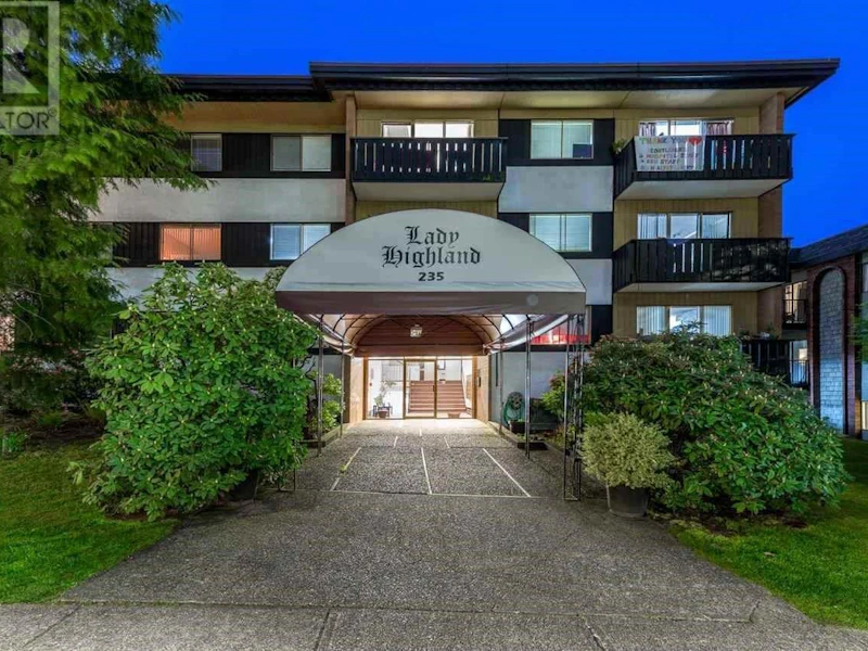 305 - 235 E 13th Street, North Vancouver BC