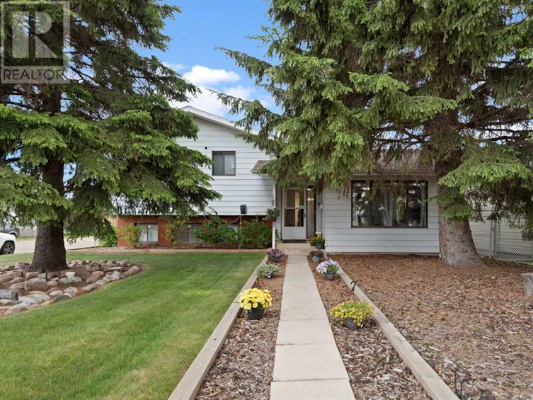 5619 76 Street, Red Deer, AB, T4P 2J7