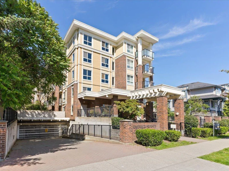 208 - 13883 Laurel Drive, Surrey BC V3T 1A8