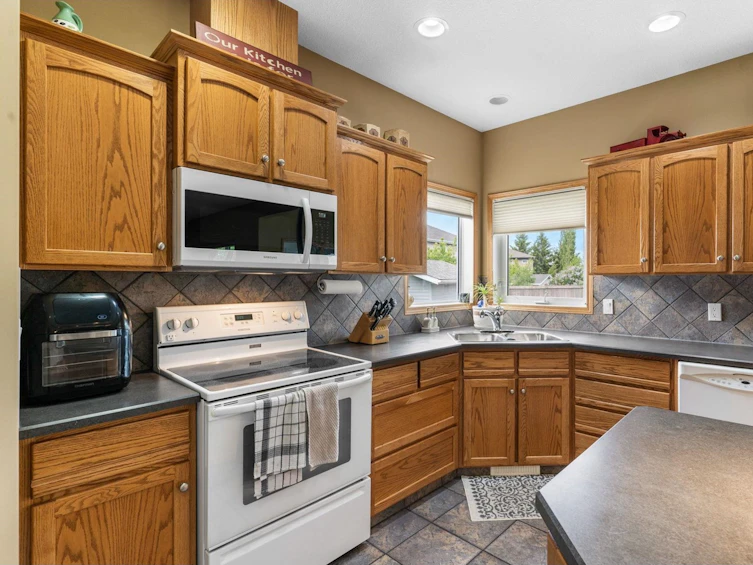 12 Deer Park Cove, Spruce Grove, AB, T7X 4N7 - 11