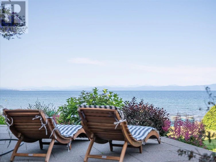 W-5525 West Island Highway, Qualicum Beach, BC, V9K 2C8