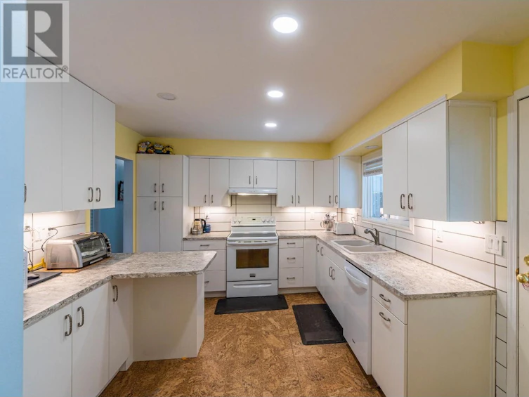 940 Newton Street Street, Kamloops, BC, V2B 5J6 - 5
