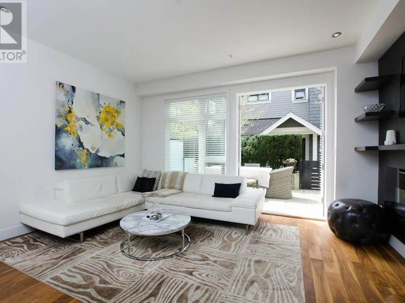 4931 Mackenzie Street, Vancouver BC V6N 1G8