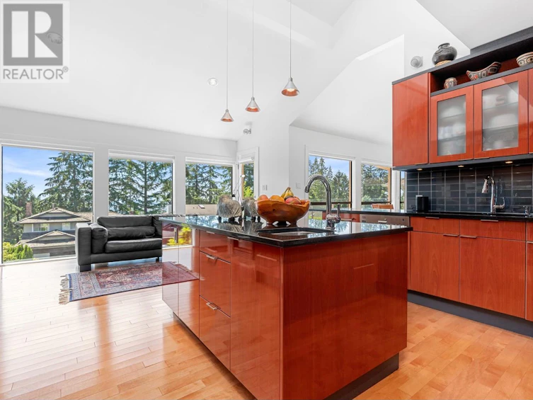 2966 Dresden Way, North Vancouver, BC, V7H 1P6 - 10