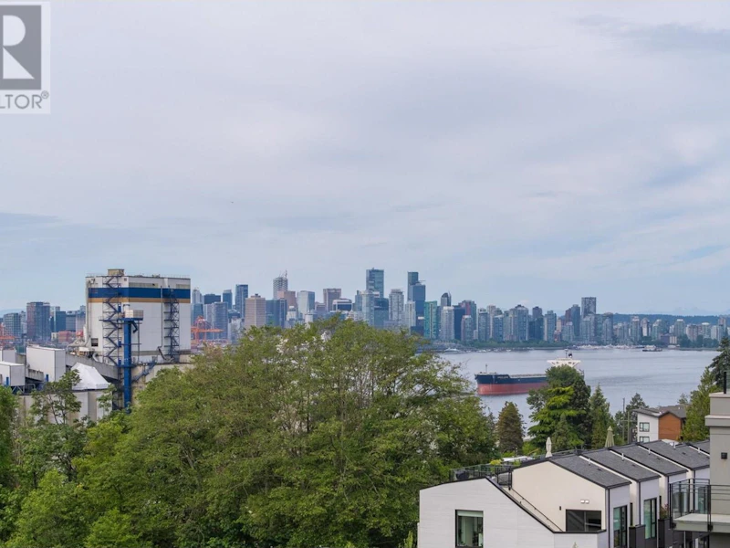 405 - 733 E 3rd Street, North Vancouver BC