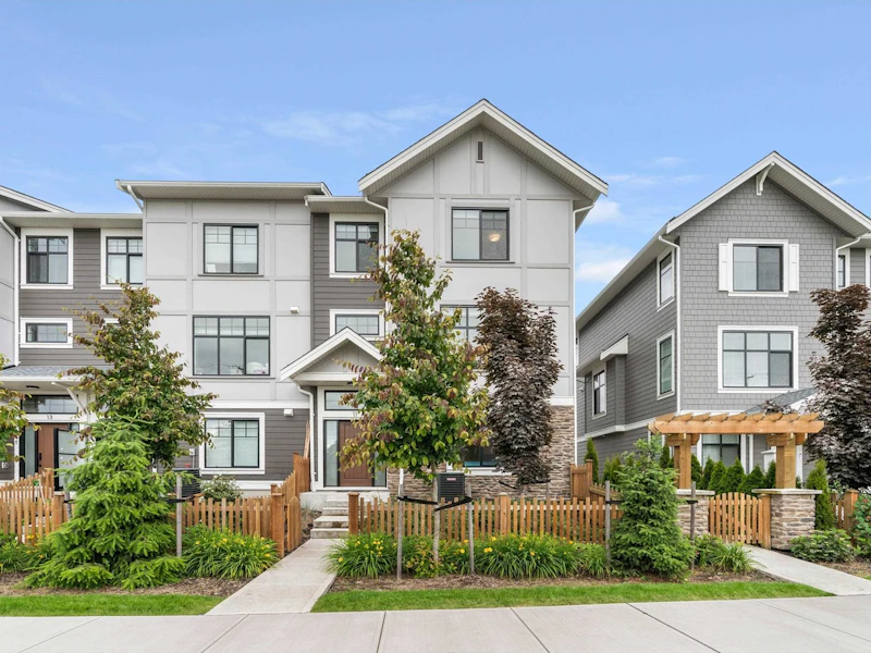 11 - 20261 72b Avenue, Langley BC