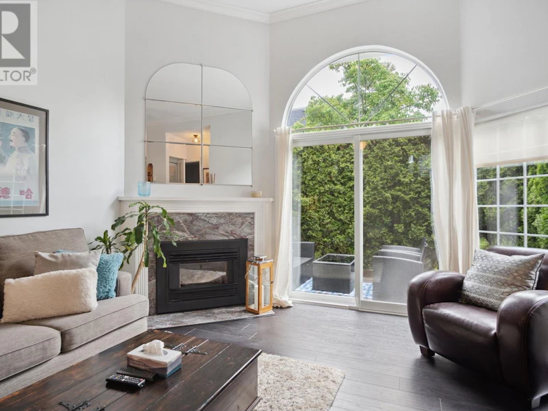 114 - 216 E 6th Street, North Vancouver BC V7L 1P5